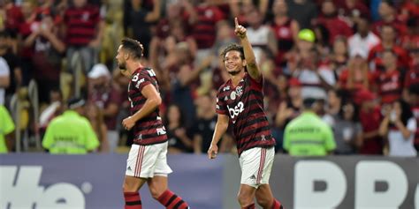 ˈklubi dʒi ʁeˈɡataʒ du flaˈmẽɡu; Flamengo - RJ 3 x 1 Grêmio - RS - Campeonato Brasileiro de ...