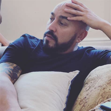 El cantante mexicano lupillo rivera confesó en diciembre del años pasado que estaba a punto de eliminar el tatuaje del rostro de belinda que llevaba en uno de sus brazos, el cual tuvo origen por un supuesto reto que la misma belinda le hizo al cantante con quien tuvo una relación sentimental. Lupillo Rivera confiesa qué hará con el tatuaje de la cara ...