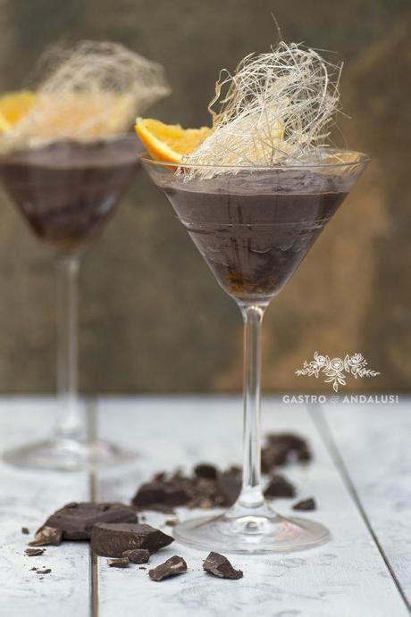 Receita de mousse de chocolate negro e laranja. Mousse de chocolate negro y naranja con aceite de oliva ...
