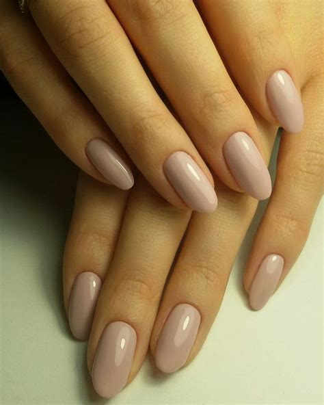 However, our favorite nontraditional nail shape has to be almond, in which a curved cuticle bed swoops up to a small, rounded point at the tip of the nail. pinterest | b4dli4r - Nail Art Model | Trendy nails ...