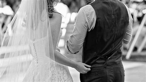 Jun 10, 2021 · istri tercinta yasonna laoly, elisye w ketaren meninggal dunia pada kamis (10/6/2021). 15 Kata-Kata Romantis dan Mesra buat Istri Tercinta | KepoGaul