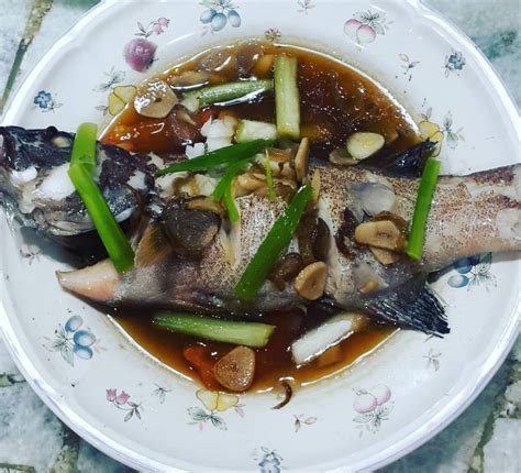 Trik menggoreng ikan yang unik, cara menggoreng ikan krispy resep ayam kukus menu hong kong. HIDUP BERDIKARI: IKAN KERAPU MASAK STIM ALA THAI