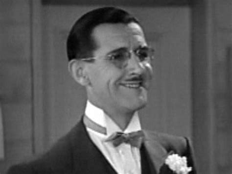 Hot charley chase throws a mov. Charley Chase in Luncheon At Twelve (1933)