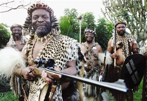 Enca's sikelelwa geye introduces the royal. Zulu king gets plush houses ... for free