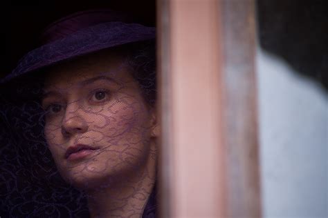 He lacks intelligence and imagination; Crítica | Madame Bovary