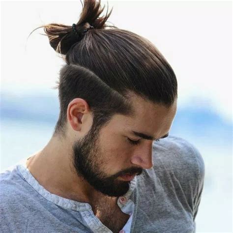 27.05.2020 · gaya rambut pendek pria sesuai bentuk wajah bisa anda temukan pada berbagai model undercut, burr cut, buzz cut, dan masih banyak lagi lainnya. 100+ Model Rambut Pria Yang Lagi Ngetren Di Tahun 2019 Sesuai Bentuk Wajah - Haurgeulis.com ...