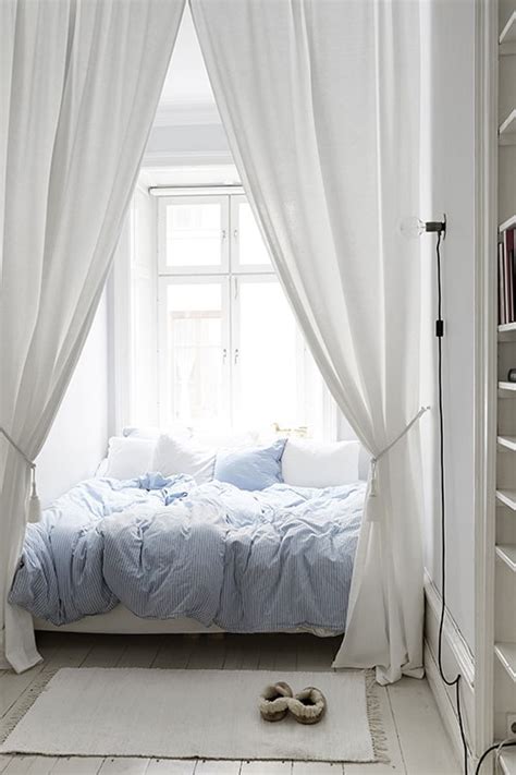 When it comes to bedroom decor ideas, a few things take center stage. 35 Spectacular Bedroom Curtain Ideas - The Sleep Judge