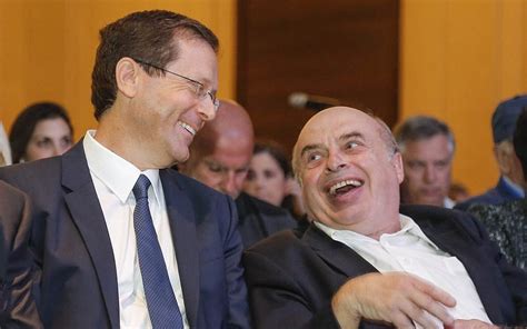 Mevcut cumhurbaşkanı reuven rivlin'in 9 temmuz'da görevinin dolmasının ardından herzog koltuğa oturacak. Isaac Herzog a de l'espoir pour l'Agence juive et pour ...