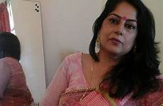 indian saree desi hot women lady india aunty aunties auntie visit