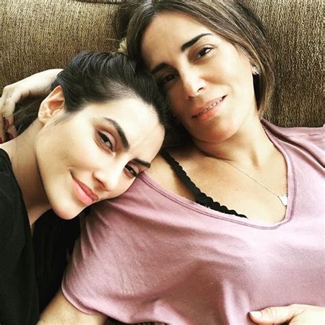 Glória pires, урождённая глория мария клаудиа пирес ди мораес (порт. Cleo Pires posta foto em chamego com a mãe, Glória Pires ...