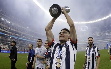 Llegó a pumas y encajó rápido no sólo en el esquema del plantel, sino en el corazón de todo el pueblo azul y oro. Johan Vásquez, primera baja de Monterrey; ahora jugará con ...