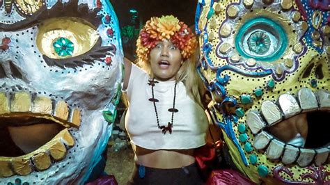 Join me, mango maddy, as i take you to the island of key west and party at fantasy fest 2018. Mango Maddy's Día de los Muertos - ViYoutube