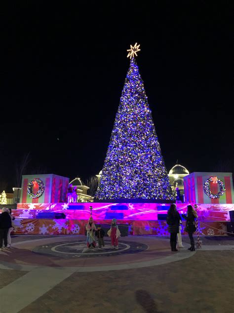 Ready to have a vacation of a lifetime? Ultimate Guide to Worlds of Fun Winterfest - Everything ...