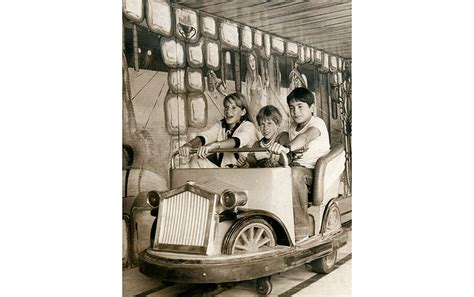 La nueva atracción es una rueda giratoria, construida por la empresa italiana zamperla, que simula el vuelo de un superhéroe. Fotos históricas: Recorre los 40 años de Fantasilandia, desde su construcción a la actualidad ...