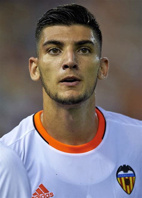 Jun 21, 2021 · josé bordalás ha confirmado que el valencia cf trabaja en tres fichajes y que arambarri y rafa mir son dos de los nombres que están sobre la mesa. Real Madrid news: Club to announce signing of Valencia ...