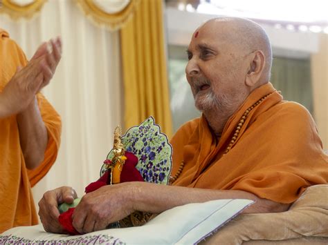 He is a widely known spiritual figure in various indian states including maharashtra. 18 January 2016 - HH Pramukh Swami Maharaj's Vicharan, Sarangpur, India