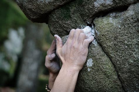 With bare hands is alain robert's autobiography, published in english in 2008. Bouldering in Bishop, California - OutwardOn.com