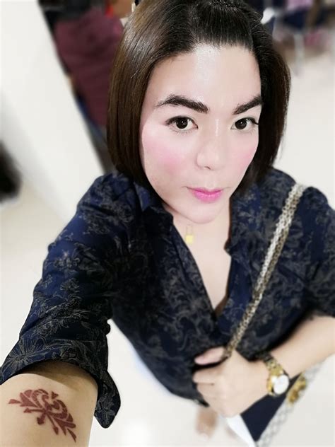 Most of them are of asian and african descent though there are other nationalities in the mix. Lee, Filipino Transsexual escort in Kuwait