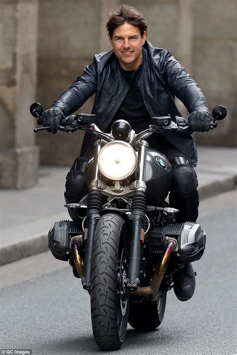 Created by meadowbankmujahideena community for 8 the need for speed: Tanned Tom Cruise on set Mission Impossible 6 in Paris ...