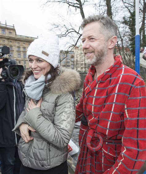 Sledujte nás na sociálních sítích. GALERIE: Adéla Gondíková: ODPÍSKALA SVATBU s Langmajerem ...