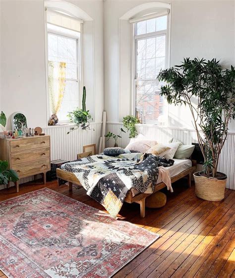 Aria metal daybed, $209 from urban outfitters. Urban Outfitters on Instagram: "@UrbanOutfittersHome did ...