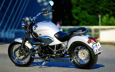 The various bmw bikes all over the world varies from 310cc which to all the way till 1800cc. 11 Awesome And Best BMW Motorcycles Pictures - Awesome 11