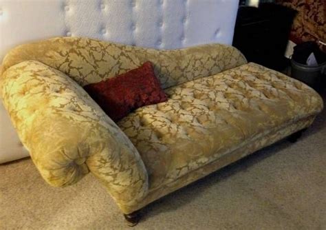 Looking for a good deal on chaise lounge set? Yellow tufted chaise lounge; for sale on Craigslist ...