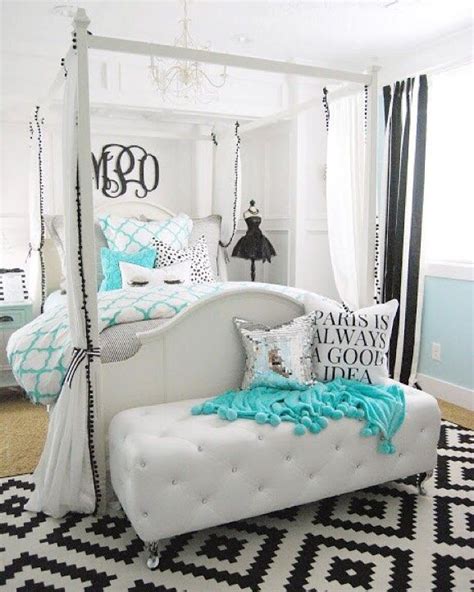 Tiffany & co is a place girls dream of getting their jewelry. Absolutely in love with this Tiffany inspired bedroom from ...