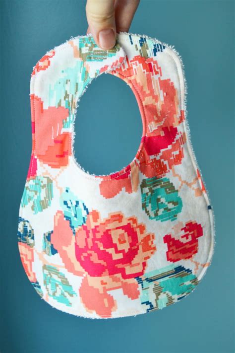 It's getting bigger and bigger. The Bigger and Better Bib | AllFreeSewing.com