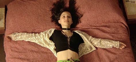 20 photos from the making of léon: Get the Style of Mathilda from Léon - Style on Vega ...