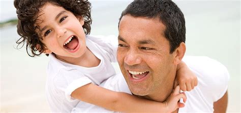 Más que el día del padre, como ocurre hoy, debería celebrarse cada 19 de marzo el día mundial del padre, igual que ocurre con las categorías susceptibles, reivindicativas y desamparadas de la sociedad, del día del este miércoles 19 es el día del padre porque no lo es los 364 días restantes. ¿Cuándo es el Día del Padre en México? | 365 imágenes