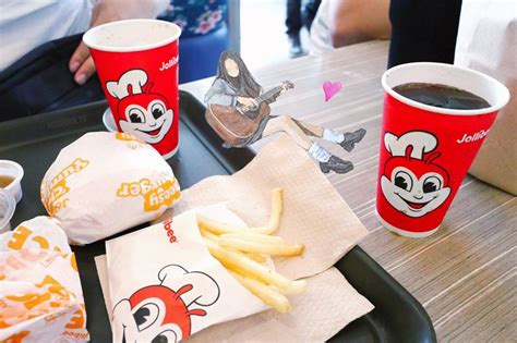 名站推薦 tips：2021年6月8日 更新失效連結 total 13 ». 菲律賓美食 Jollibee 快樂蜂「在地最夯速食店」吃炸雞就是要配白飯!Subic Bay 蘇比克灣自由港區 - 瓦妮又在吃