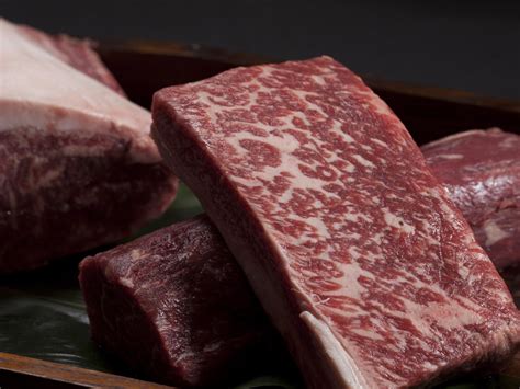 La disponibilità ridotta di questo prodotto lo rende in certi periodi ancora più caro. Carne di manzo Kobe beef | Kobe Restaurant Verona ...