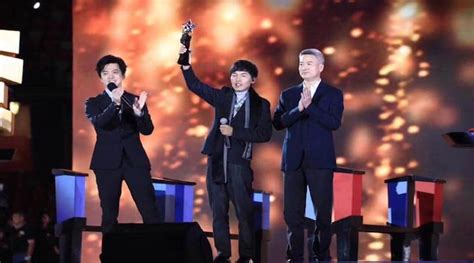 China season 2 coaches excited with his performance! Another Tibetan singer wins Sing! China