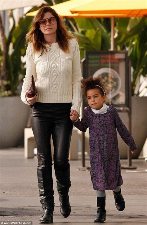 In photos published by the daily mail, the music producer is holding the little pompeo and ivery, who wed in november 2007, are already parents of daughters stella luna, 7, and sienna may, 2. Ellen Pompeo spends some quality time with daughter Stella ...