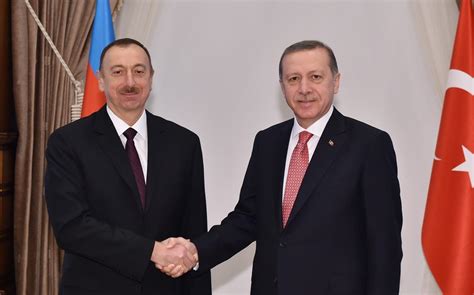 Azerbaycan cumhurbaşkanı i̇lham aliyev, i̇stanbul'da 8 katlı binanın çökmesi ve helikopter kazasında yaşamını yitirenler için türkiye cumhurbaşkanı recep tayyip erdoğan'a taziye mesajı gönderdi. Ilham Aliyev phones Turkish President Recep Tayyip Erdogan ...