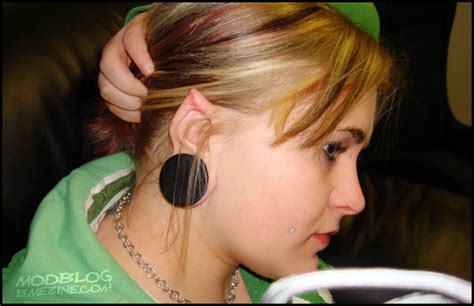 Could you imagine having permanent pointy ears just like an elf? Very pretty elf ears! | BME: Tattoo, Piercing and Body ...