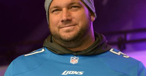 Ama konuyu bir türlü resmiyet seviyesine çıkarmıyorlar. Patriots' Vince Wilfork calls Dominic Raiola move 'bonehead'