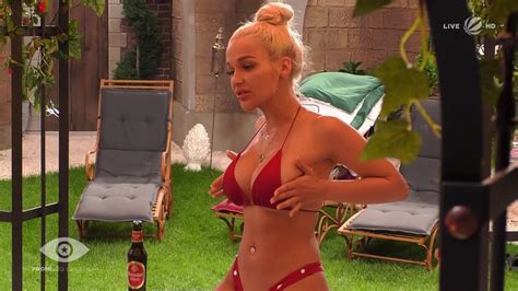 Открыть страницу «promi big brother» на facebook. Promi Big Brother 2020: Sexy oder billig? Katy berät Emmy ...