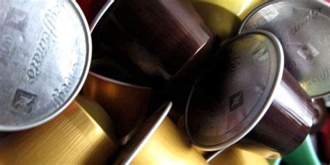 Place your order through www.nespresso.com, the mobile application or the call center. Dosettes : Nespresso à nouveau condamné
