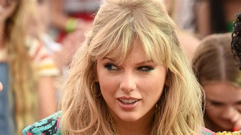 I forgot that you existed (02:50) 2. Taylor Swift Fans Already Have So Many Theories About the ...