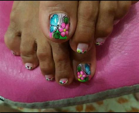 ¿has intentado pintar las uñas de tus pies tipo animal print? Flores Bonitas Pintados De Uñas Para Pies - Elegantes Unas