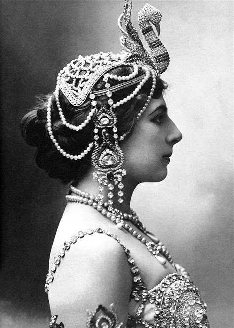 This included frederick william ernest, the german crown prince, wealthy french businessmen and high ranking french military officers. File:Mata-Hari 1910.jpg - Wikipedia