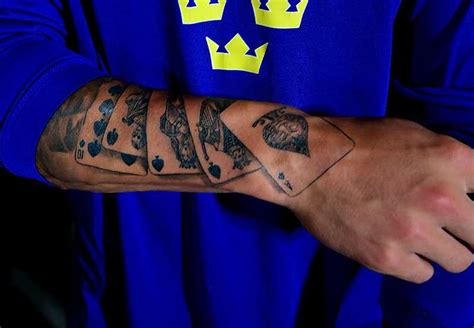 Precis under bhn blire liksom, om någon fattar? Erik Karlssons nya taturering | Aftonbladet