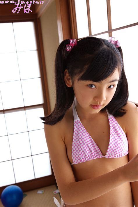 Miho inherited her mothers clumsiness and her fathers. gravure promotion pictures, Kaneko Miho (金子美穗 ...