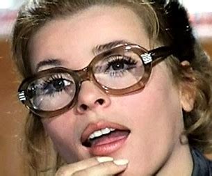 Fischer versucht, sie zu vergewaltigen: senta berger | biography (b. 1941) | gallery | mailing address