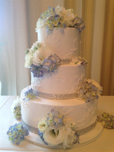 Get inspired with wedding congratulations wishes and messages for the newlywed couple. Wedding Cakes | A Sweet Design