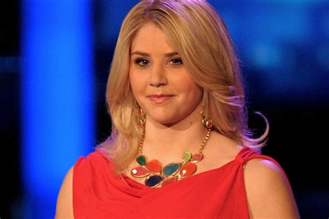 ) in pfäffikon, schweiz geboren. Beatrice Egli: Ungewohnt ernst - damit wendet sie sich an ...