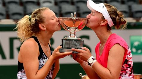 Without a doubt the match of the round by a long way. French Open: Czeszki Siniakova i Krejcikova najlepsze w ...