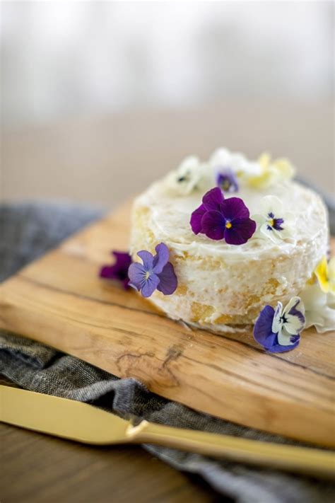 In my experience, it can be tough to find edible flowers at your every day grocery stores like fred meyer, kroger, giant eagle, food lion, or even trader joes. Make Over A Clearance Cake With Edible Flowers - Dream ...